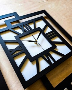 DUŻY, NOWOCZESNY ZEGAR ŚCIENNY,GEOMETRYCZNY,  MINIMALISTYCZNY, LOFT, HANDMADE, DREWNO, CZARNO - BIAŁY,  CYFRY RZYMSKIE, 44 x 56 cm    