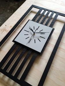 DUŻY, DEKORACYJNY, NOWOCZESNY ZEGAR ŚCIENNY, LAMELE, GEOMETRYCZNY, DO SALONU, MINIMALISTYCZNY, LOFT, HANDMADE, DREWNO, 35 x 60 cm, PIONOWY, CZARNY/ BIAŁY