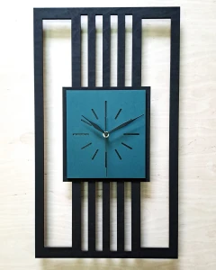 DUŻY, MINIMALISTYCZNY, NOWOCZESNY ZEGAR ŚCIENNY, LAMELE, INDUSTRIALNY, GEOMETRYCZNY, DO SALONU, MINIMALISTYCZNY, LOFT, HANDMADE, DREWNIANY, 35 x 60 cm, PIONOWY, CZARNY/ CIEMNO ZIELONY, CICHY