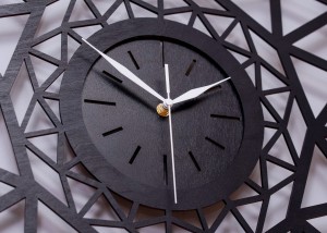DEKORACYJNY, GEOMETRYCZNY ZEGAR AŻUROWY 
