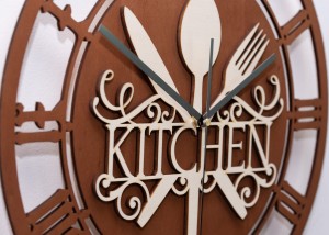 DEKORACYJNY ZEGAR AŻUROWY DO KUCHNI, SOSNA