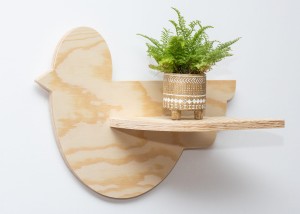 ETAGERE AJOURÉE, BANC DE FLEURS, OISEAU, BELLE DÉCORATION MURALE