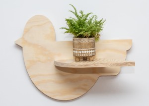 ETAGERE AJOURÉE, BANC DE FLEURS, OISEAU, BELLE DÉCORATION MURALE