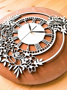 KWIATOWY, DREWNIANY ZEGAR AŻUROWY, VINTAGE, PIĘKNA DEKORACJA ŚCIANY, BEJCA CZEREŚNIA 
