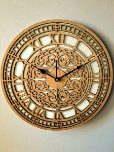 DEKORACYJNY,  DREWNIANY, AŻUROWY ZEGAR ŚCIENNY,  BIG BEN, VINTAGE, BEJCA KASZTAN 