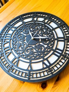 DEKORACYJNY,  DREWNIANY, AŻUROWY ZEGAR ŚCIENNY,  BIG BEN, VINTAGE, CZARNY