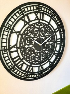 DEKORACYJNY,  DREWNIANY, AŻUROWY ZEGAR ŚCIENNY,  BIG BEN, VINTAGE, CZARNY