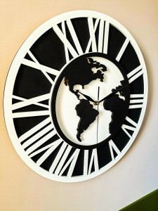 DEKORACYJNY,  DREWNIANY, AŻUROWY ZEGAR ŚCIENNY, MAPA ŚWIATA
