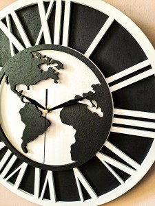DEKORACYJNY,  DREWNIANY, AŻUROWY ZEGAR ŚCIENNY, MAPA ŚWIATA