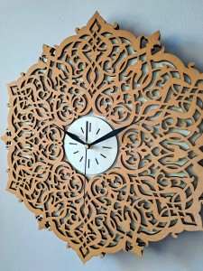 DEKORACYJNY,  DREWNIANY, AŻUROWY ZEGAR ŚCIENNY, ORNAMENT MAROKAŃSKI,  BEJCA KASZTAN