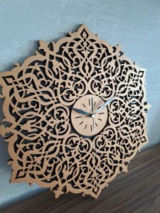 DEKORACYJNY,  DREWNIANY, AŻUROWY ZEGAR ŚCIENNY, ORNAMENT MAROKAŃSKI,  MIEDZIANY