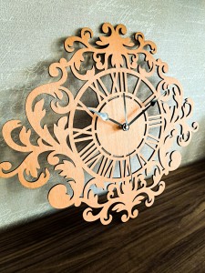 DEKORACYJNY,  DREWNIANY, AŻUROWY ZEGAR ŚCIENNY FRANCESCA,  VINTAGE ORNAMENT, BEJCA KASZTAN