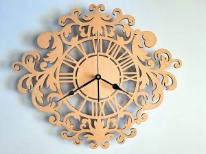 DEKORACYJNY,  DREWNIANY, AŻUROWY ZEGAR ŚCIENNY FRANCESCA,  VINTAGE ORNAMENT, BEJCA KASZTAN