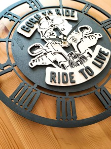 DREWNIANY ZEGAR MOTOCYKLOWY, KOT, PREZENT DLA MOTOCYKLISTY;)