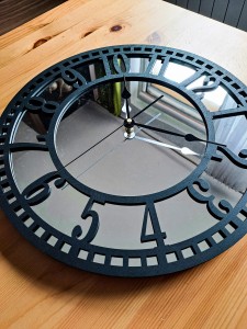 HORLOGE MIROIR AJOURÉE, DÉCORATIVE, ARGENT, VINTAGE, FAIT MAIN, NOIR
