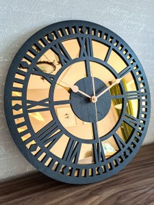 HORLOGE MIROIR DÉCORATIF AJOURÉ, OR, CHIFFRES ROMAINS, FAIT MAIN, NOIR