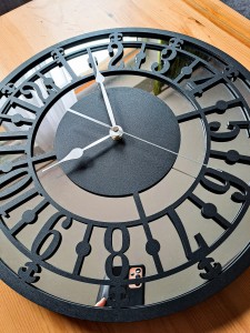 HORLOGE MIROIR AJOURÉE, DÉCORATIVE, ARGENT, VINTAGE, FAIT MAIN, NOIR