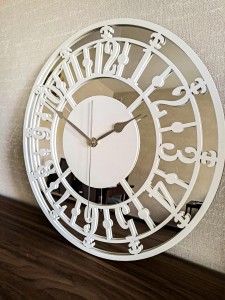HORLOGE MIROIR AJOURÉE, DÉCORATIVE, ARGENT, VINTAGE, FAIT MAIN, BLANC
