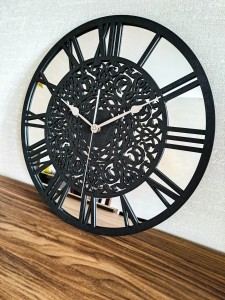 HORLOGE MIROIR DÉCORATIF AJOURÉ, ARGENT, MOTIF ORIENTAL, FAIT MAIN, NOIR