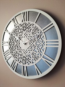 AŻUROWY, DEKORACYJNY ZEGAR  ŚCIENNY, SREBRNY/BIAŁY, PIĘKNY, ORIENTALNY ORNAMENT, HANDMADE