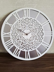 AŻUROWY, DEKORACYJNY ZEGAR  ŚCIENNY, SREBRNY/BIAŁY, PIĘKNY, ORIENTALNY ORNAMENT, HANDMADE