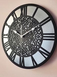 AŻUROWY, DEKORACYJNY ZEGAR  ŚCIENNY, SREBRNY/CZARNY, PIĘKNY, ORIENTALNY ORNAMENT, HANDMADE 