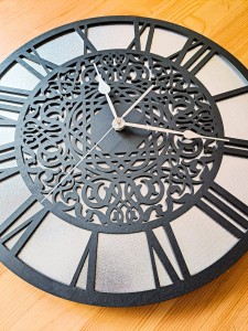 AŻUROWY, DEKORACYJNY ZEGAR  ŚCIENNY, SREBRNY/CZARNY, PIĘKNY, ORIENTALNY ORNAMENT, HANDMADE 