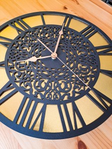 AŻUROWY, DEKORACYJNY ZEGAR ŚCIENNY, ZŁOTY/CZARNY, PIĘKNY, ORIENTALNY ORNAMENT, HANDMADE  