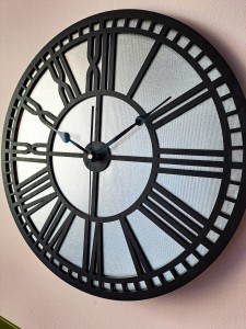 AŻUROWY, DEKORACYJNY ZEGAR ŚCIENNY, SREBRNY/CZARNY, RZYMSKIE CYFRY, PIĘKNY ORNAMENT, HANDMADE 