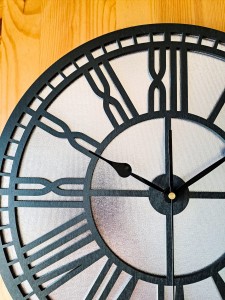 AŻUROWY, DEKORACYJNY ZEGAR ŚCIENNY, SREBRNY/CZARNY, RZYMSKIE CYFRY, PIĘKNY ORNAMENT, HANDMADE 